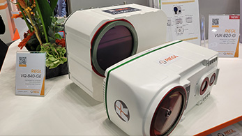 VQ-840-GとVUX-820-Gの大きさを比較