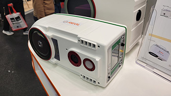 VQ-840-GとVUX-820-Gの大きさを比較